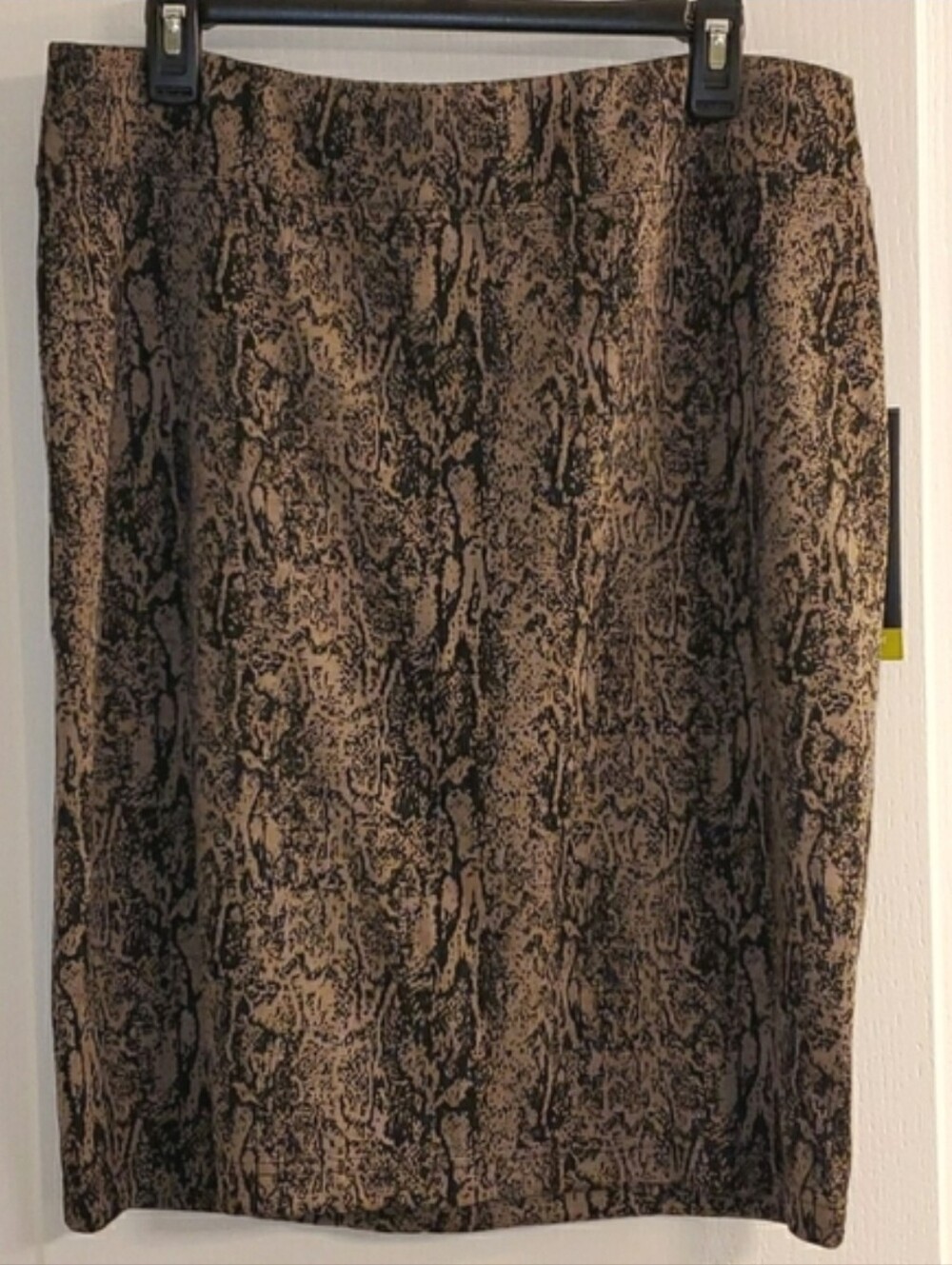Style and Co Stretch Black Brown Snake Skirt 0X NWT - Picture 2 of 10